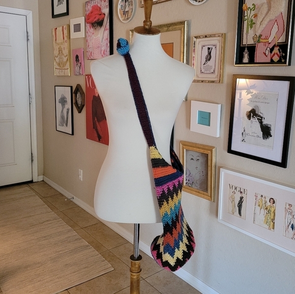 Vintage 70's Zig Zag Multi-color Woven Crossbody‎ Hobo Bag - Picture 3 of 5